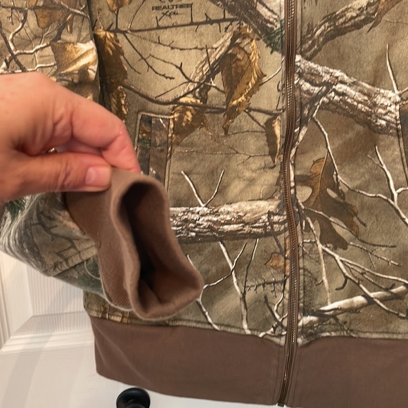 SHE Outdoor Camo Hoodie - Picture 3 of 3